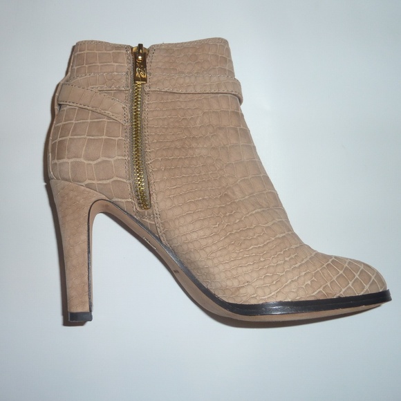 Vince Camuto Valentine High Heel Leather Booties 6 - Picture 6 of 8